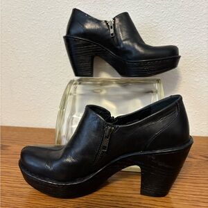 “Born” brand Black Leather Ankle Boots. Size 8M.